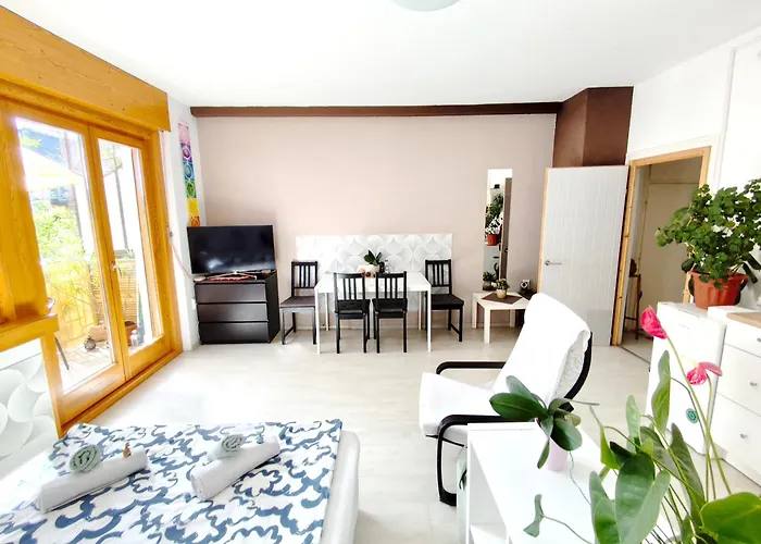 Free Parking, Balcony, Near To City Park