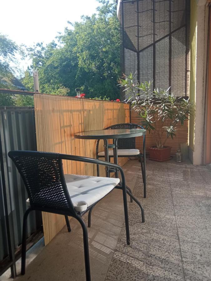 Free Parking, Balcony, Near To Park Gazde/Camere de închiriat *