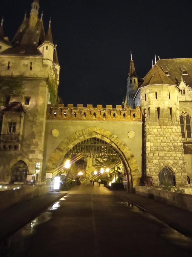 Free Parking, Balcony, Near To Park Accommodatie bij particulieren